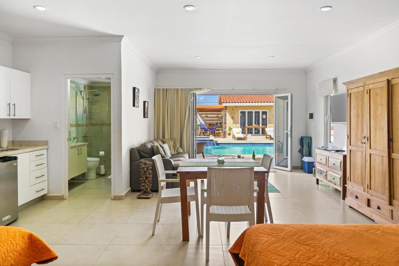 Aruba'S Bakval Suites Екстер'єр фото