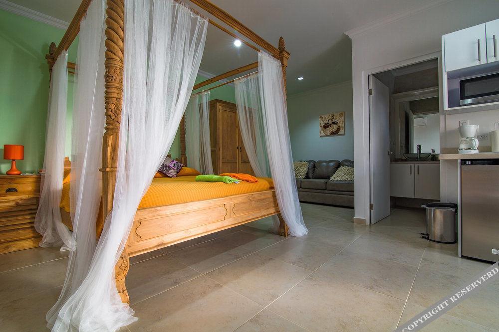 Aruba'S Bakval Suites Екстер'єр фото